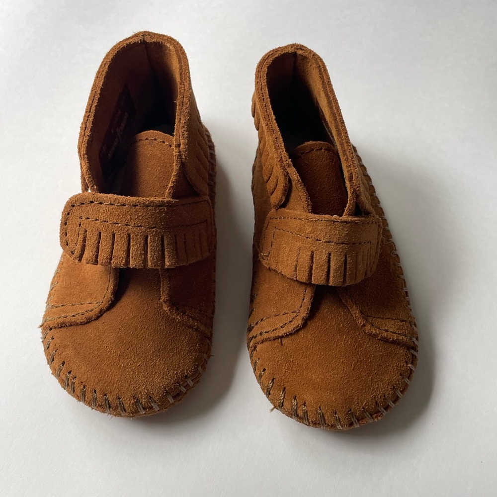 NEW- Minnetonka Brown Suede Baby Moccasin